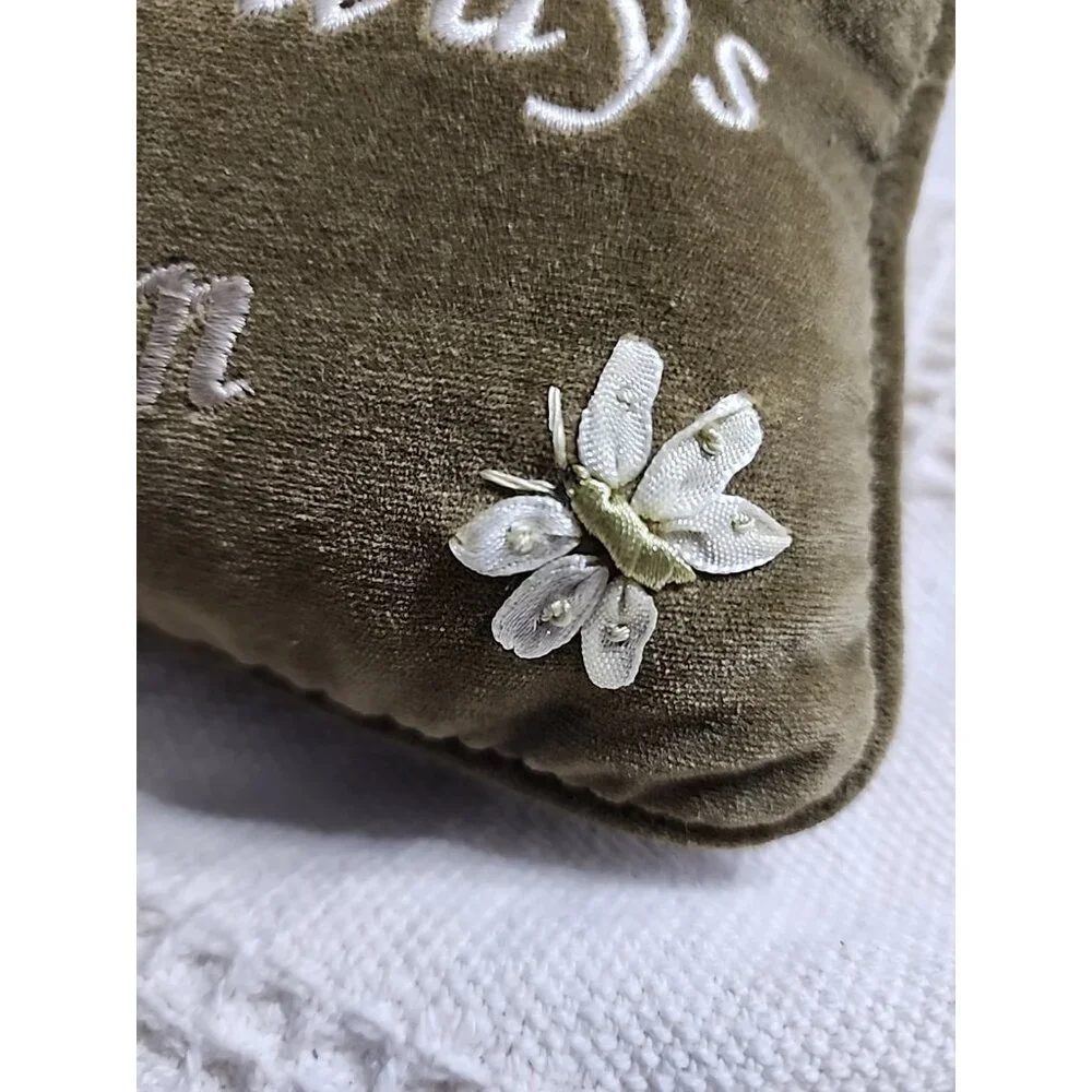 A Garden Of Friends Is Always In Bloom Decorative Hanging Velvet  Pillow  Ribbon
